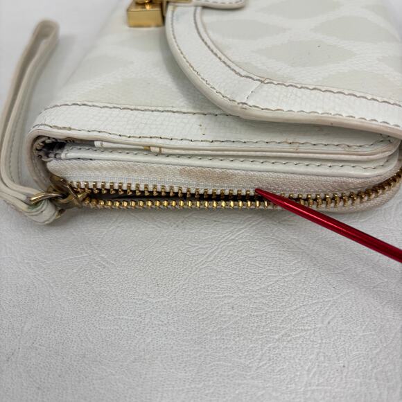 Vera Bradley Ultimate Wristlet Wallet Clutch White Oyster Leather Diamond Print - Picture 10 of 15